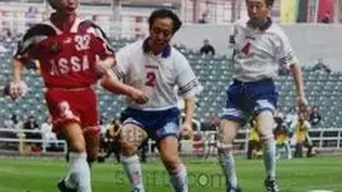 居文君在国象女子世界冠军赛中逆袭领跑