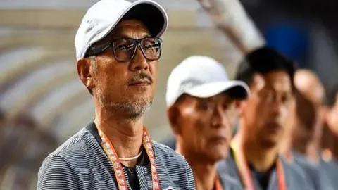 马山徒步探险：探寻鹿巢石林奇观，龙船石、蜥蜴石之谜，漫步落马鞍村寻访240个矿洞入口