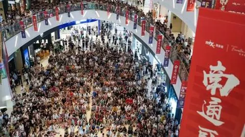 施羅德惊叹庫裏拼搏之剧烈